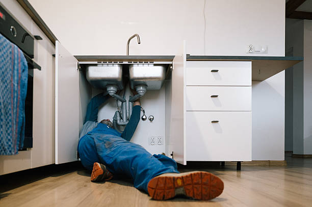 Professional Plumbing technician working in Holt, CA